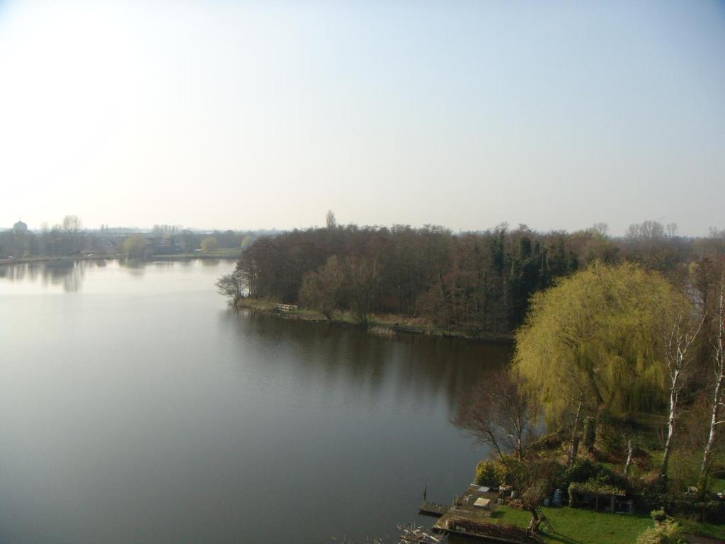 Hotel Restaurant Lakeside Uithoorn Exterior photo